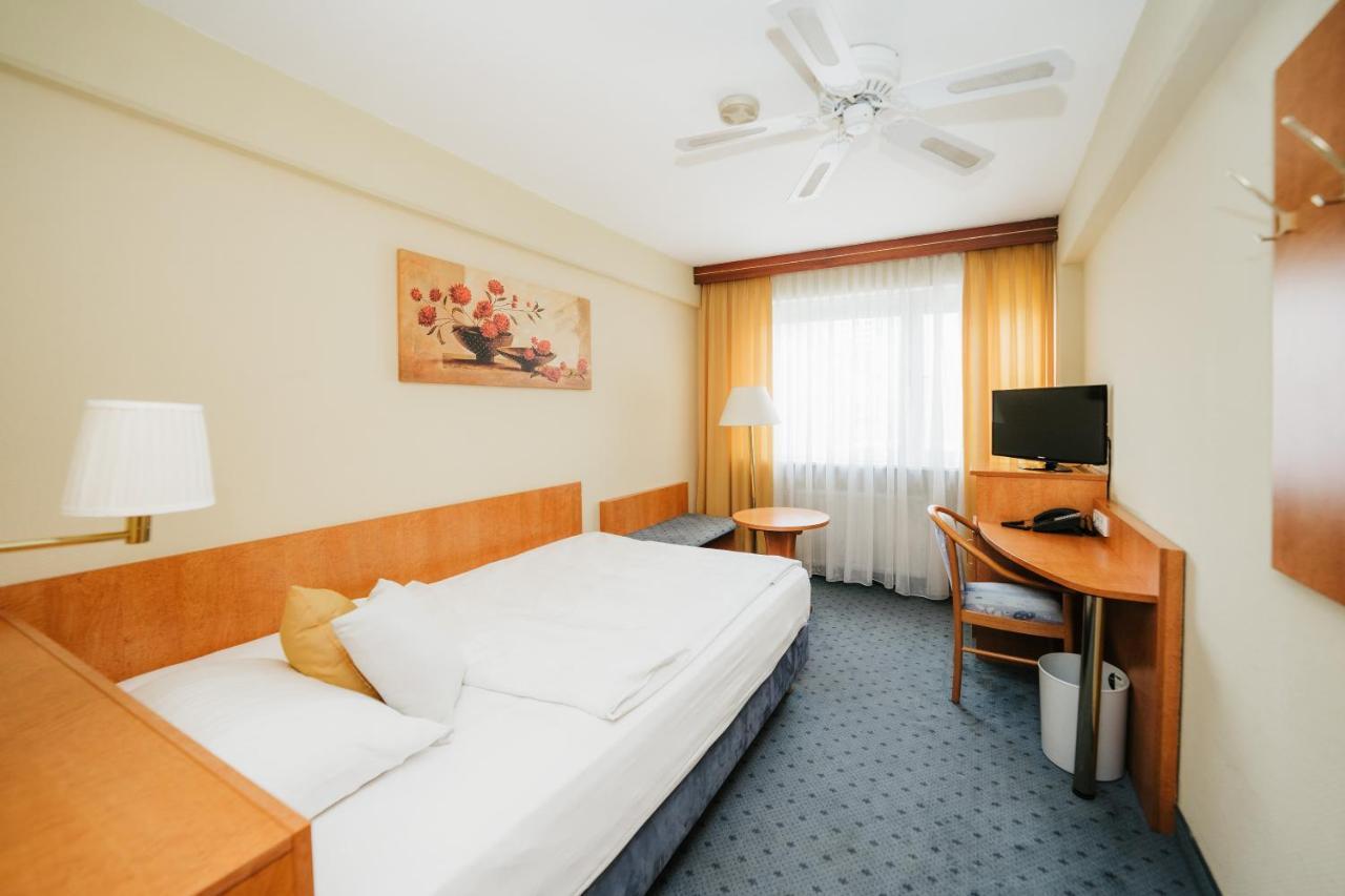 Hotel Savoy